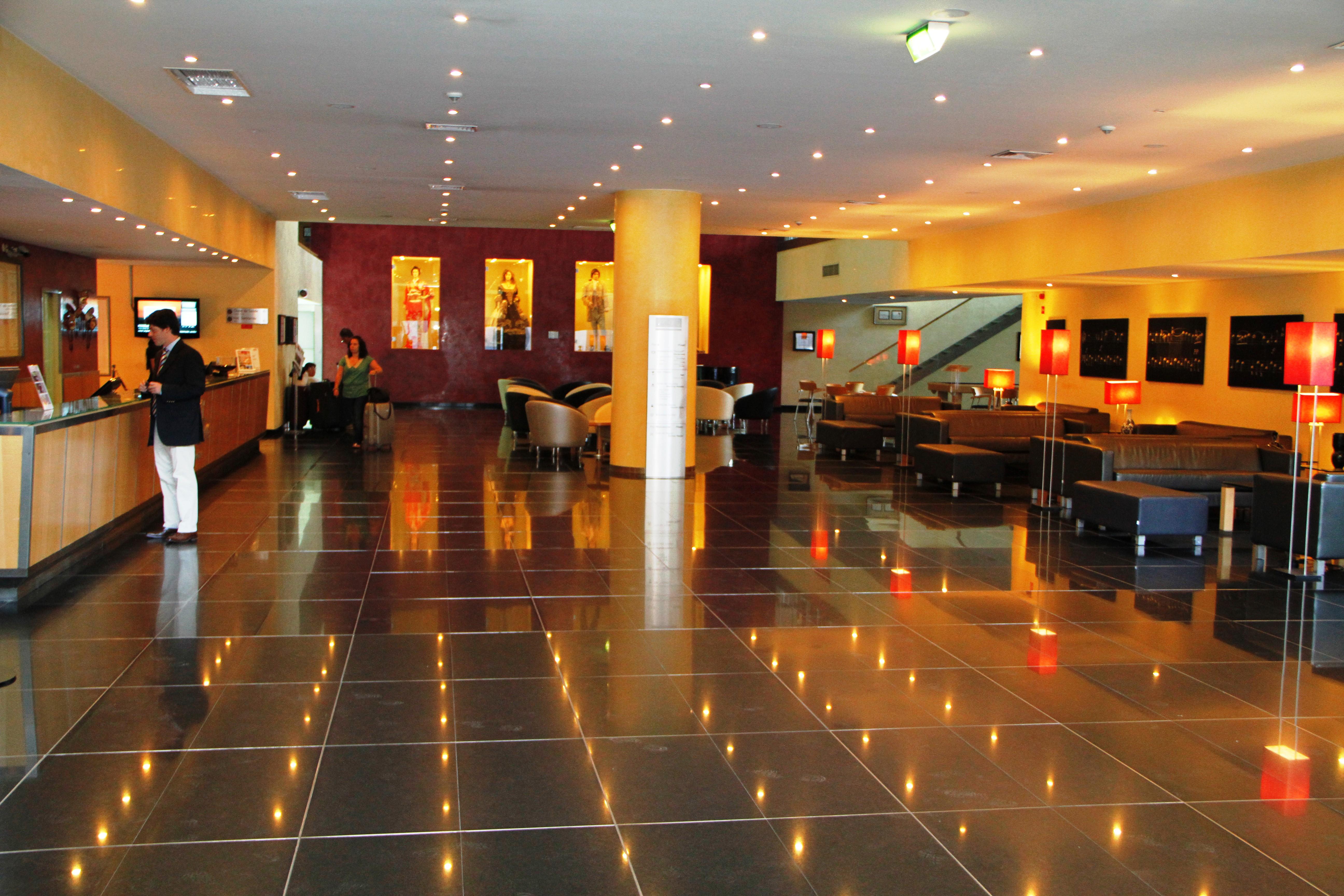 Gale Opera Hotel