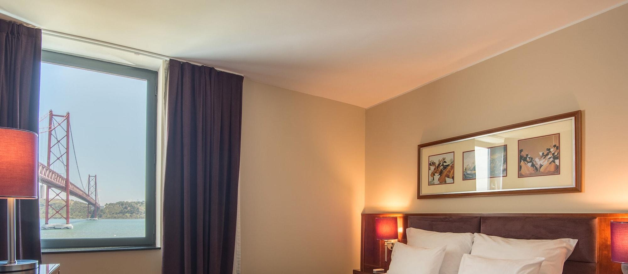Gale Opera Hotel