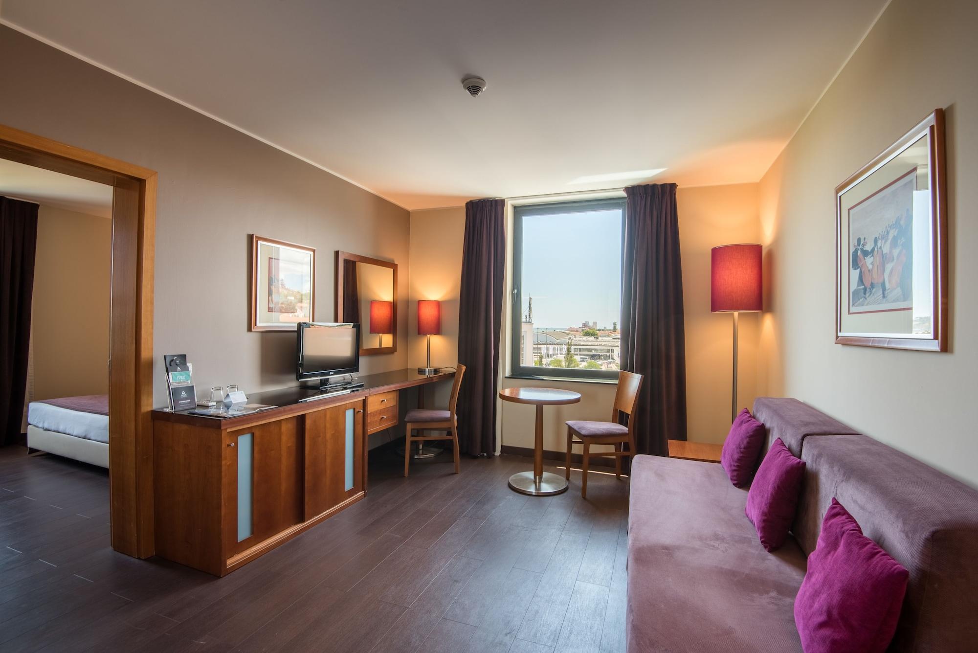 Gale Opera Hotel 4*