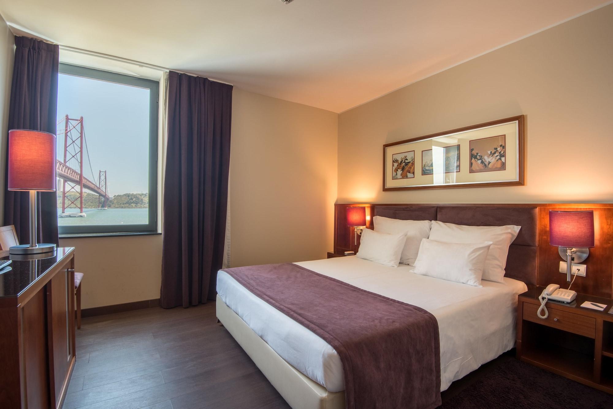 Gale Opera Hotel