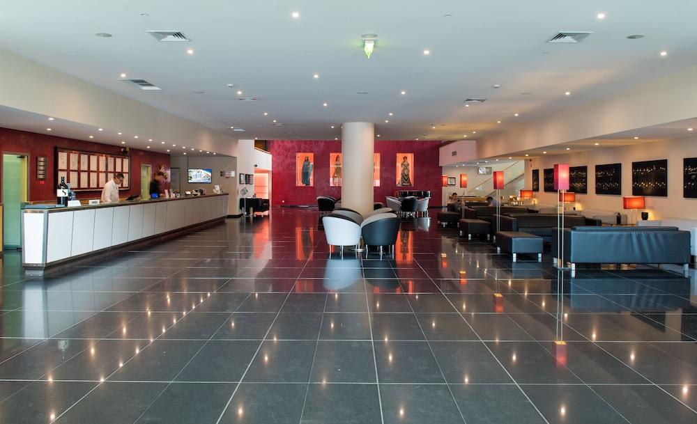 Gale Opera Hotel