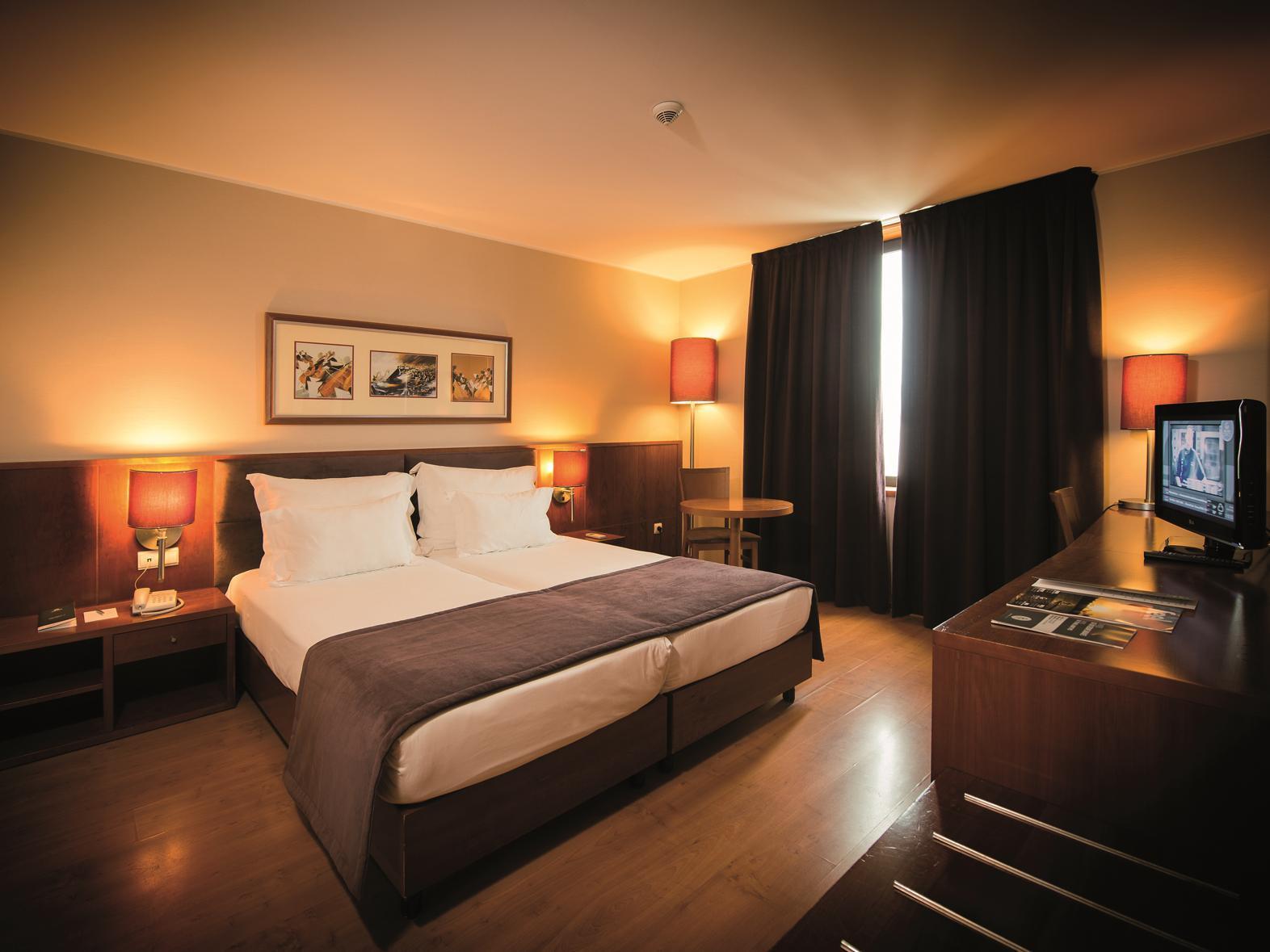 Gale Opera Hotel