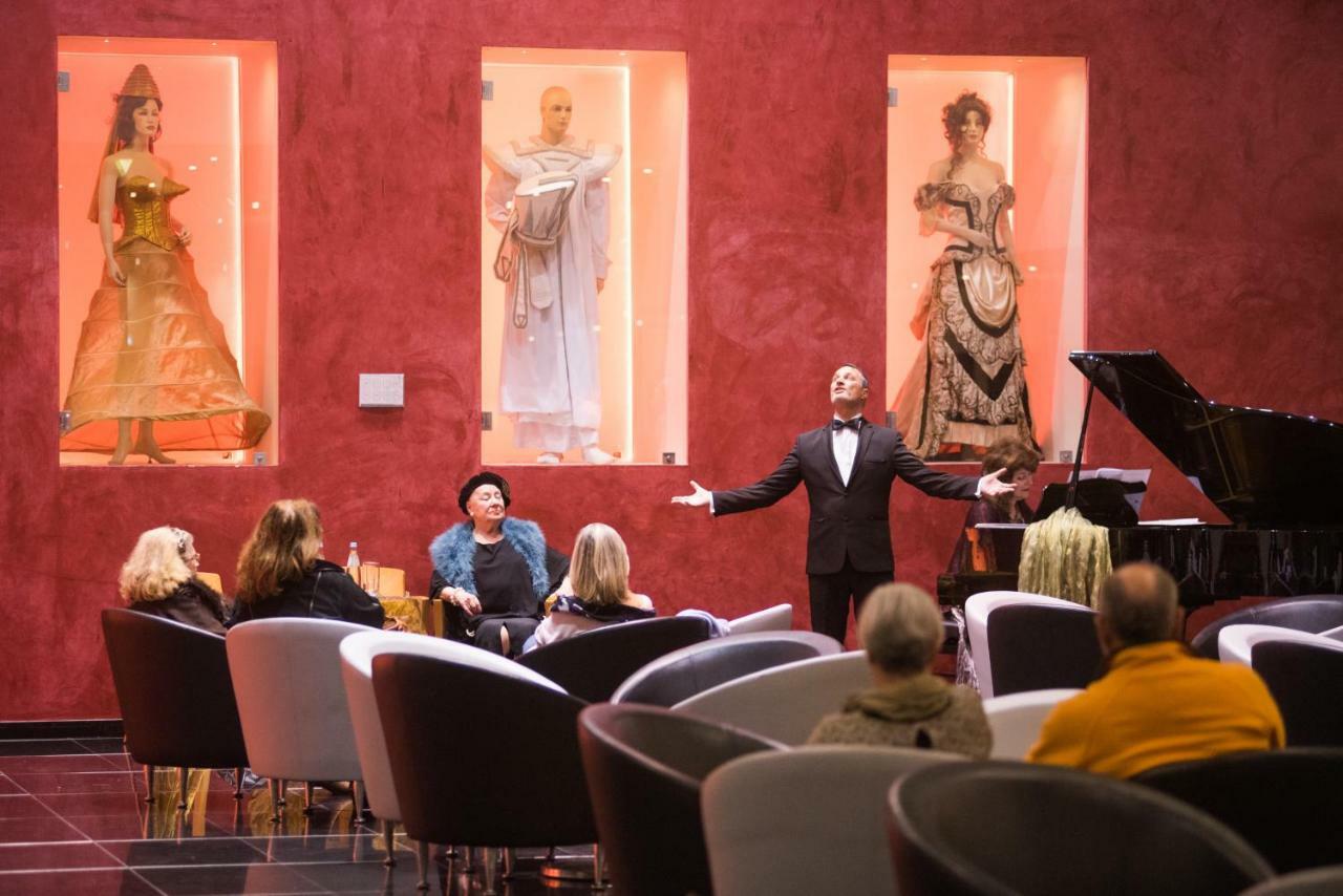 Hotel Gale Opera